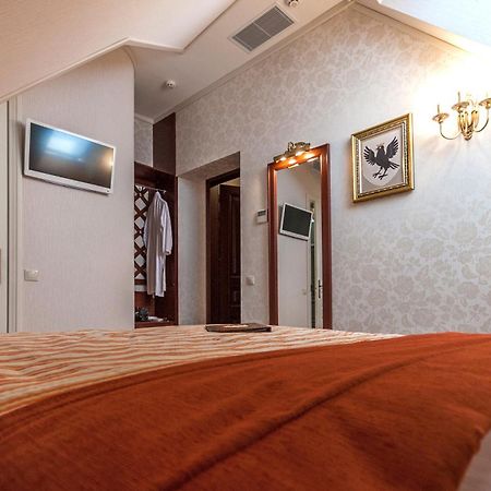 Villa Stanislavskyi Hotel Lviv Oda fotoğraf