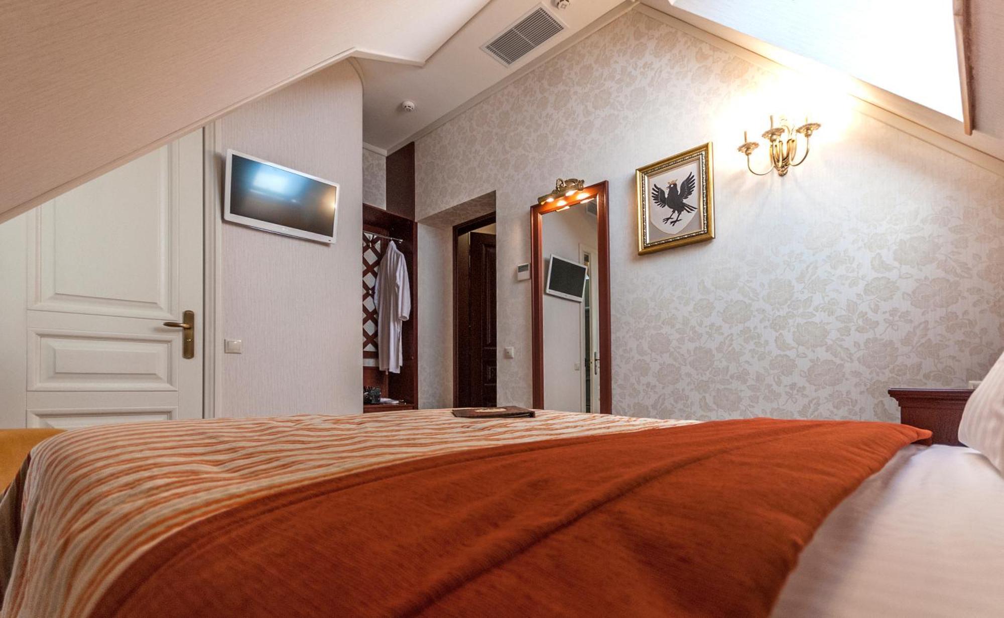 Villa Stanislavskyi Hotel Lviv Oda fotoğraf