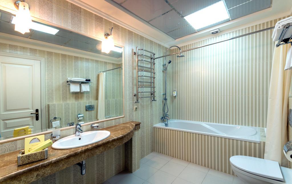 Villa Stanislavskyi Hotel Lviv Dış mekan fotoğraf
