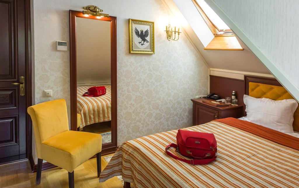 Villa Stanislavskyi Hotel Lviv Oda fotoğraf